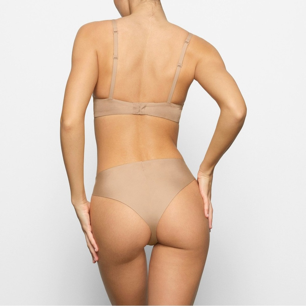 Skims Wireless Form Push-Up Plunge Bra Bundle Set Clay Beige & Onyx Black 34C - Picture 4 of 7